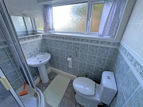 Shower Room.JPG