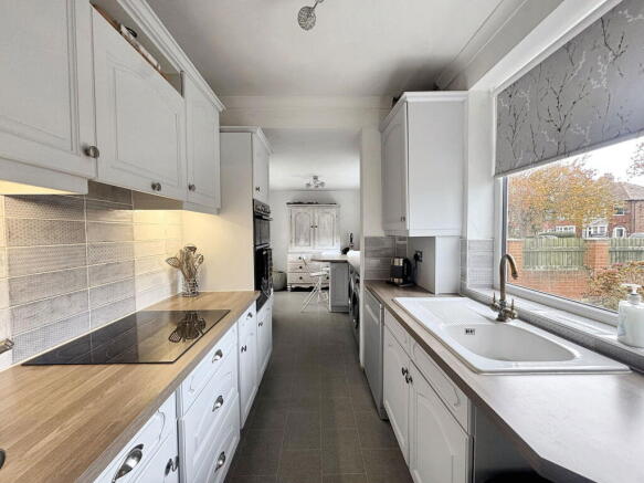 3 bed Semi-Detached for sale Image 4