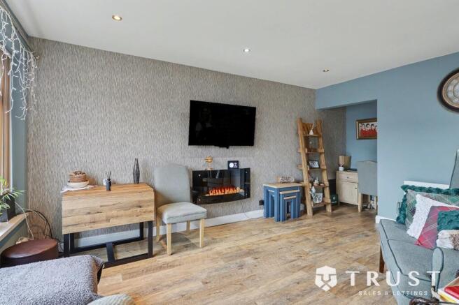 3 bed Semi-Detached for sale Image 11