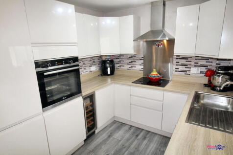 Suttons Lane, Widnes, WA8 7UF