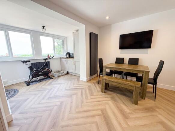 3 bed Semi-Detached for sale Image 7