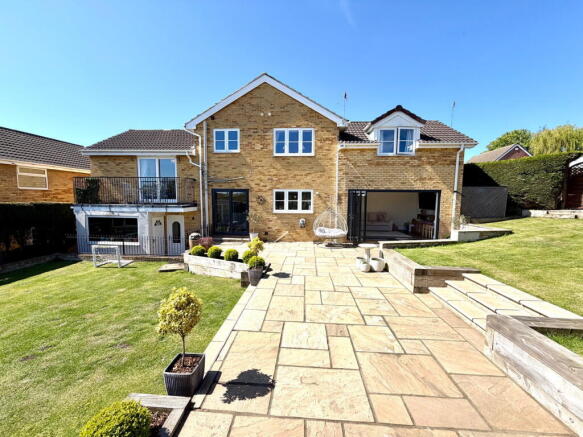 Lundhill Grove, Wombwell, Barnsley, S73 0QZ photo 4