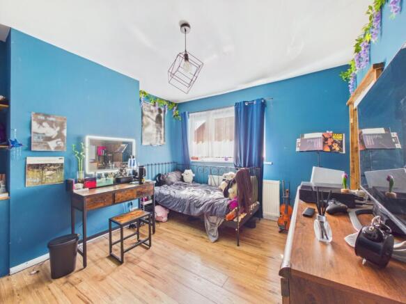 3 bed Terraced for sale Image 5