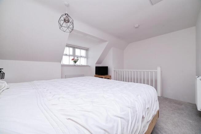 3 bed Terraced for sale Image 12