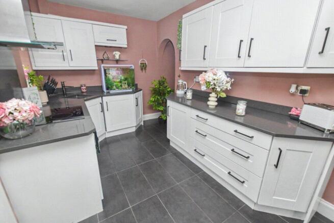2 bed Semi-Detached for sale Image 4