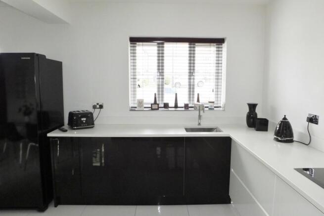 kitchen/dining room