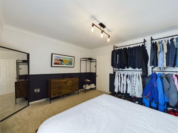 2 bed Apartment for sale Image 11