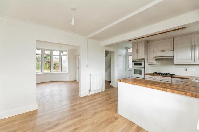 3 bed Semi-Detached for sale Image 6