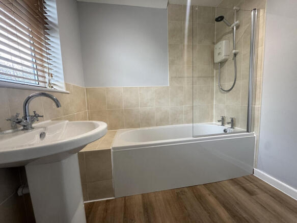 2 bed Terraced to rent Image 11