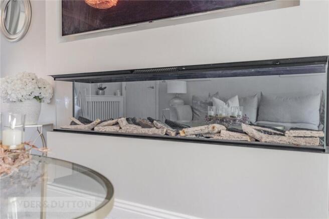 6 bed Detached for sale Image 8
