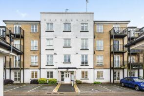 Flat 22, Howard Court, Tudor Way, Knaphill, Woking GU21 2UE