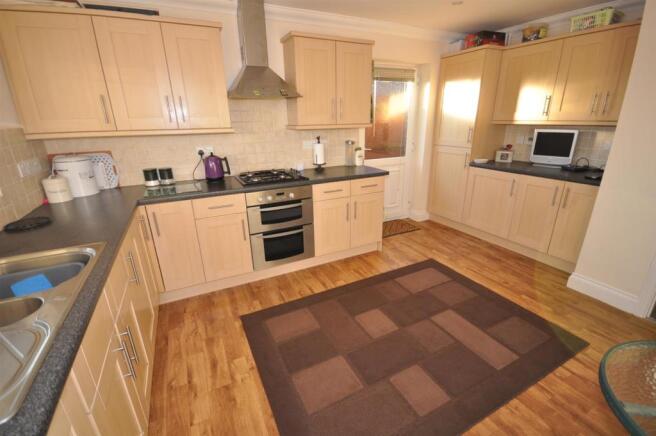 KITCHEN BREAKFAST ROOM