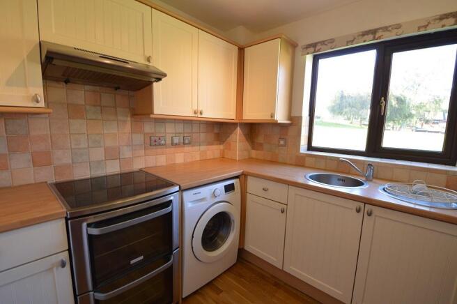 Kitchen 2.JPG