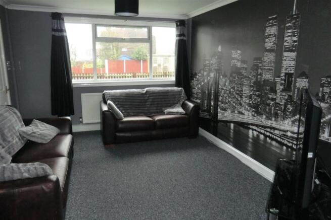 LOUNGE2.JPG