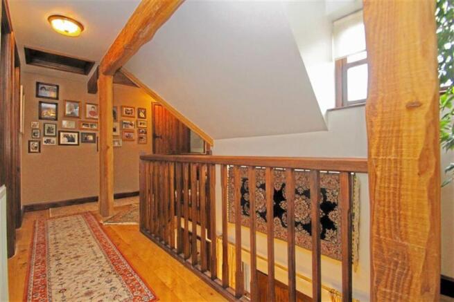 FIRST FLOOR LANDING