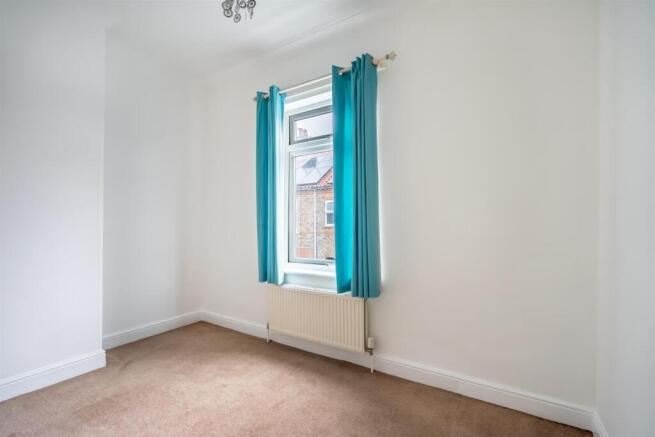 3 bed Terraced to rent Image 9