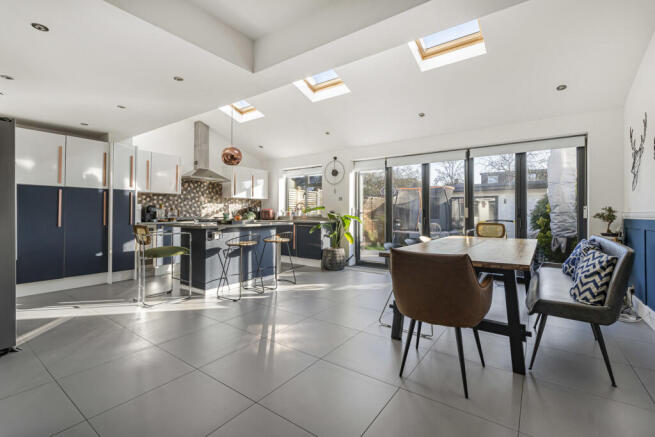 Dining/Kitchen