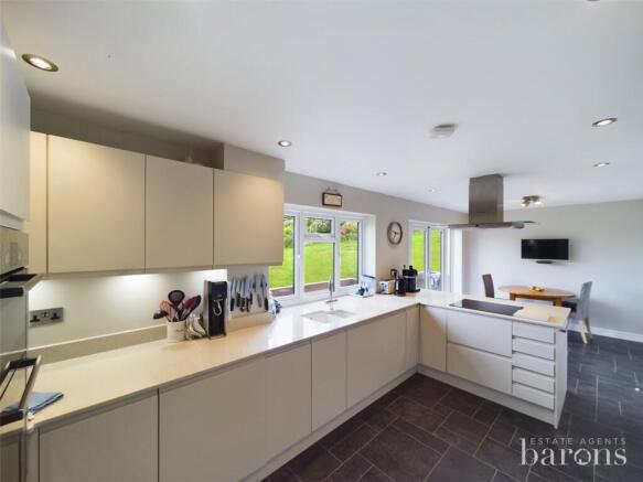 Kitchen B'fast Room