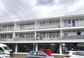 2, Baryta Court, Rectory Grove, Leigh-on-sea SS9 2HQ