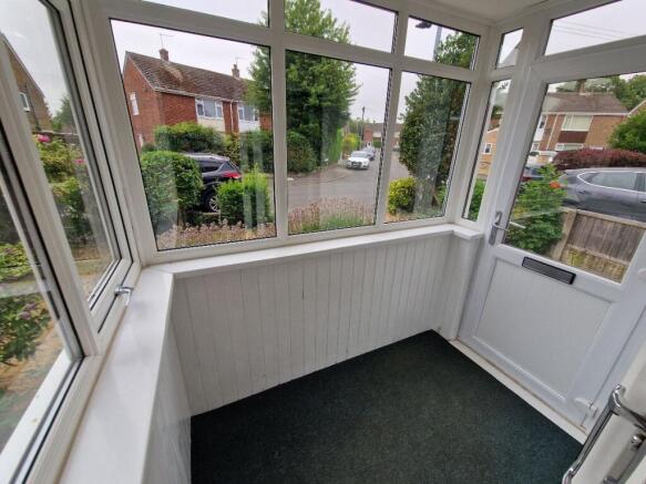 2 bed Semi-Detached to rent Image 10