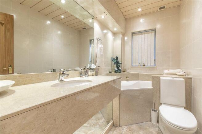 Cloak / Bathroom