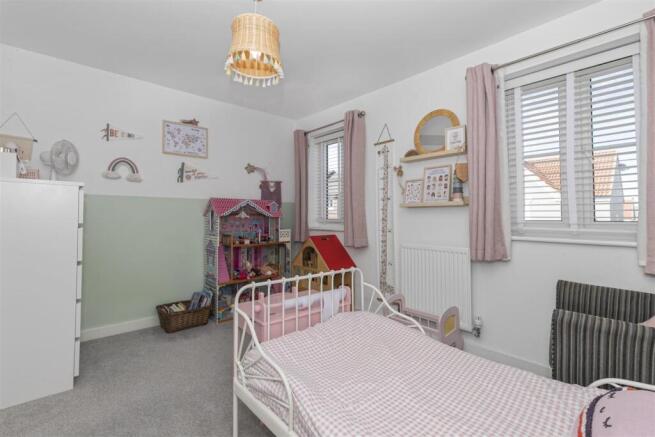 Bed 2.jpg