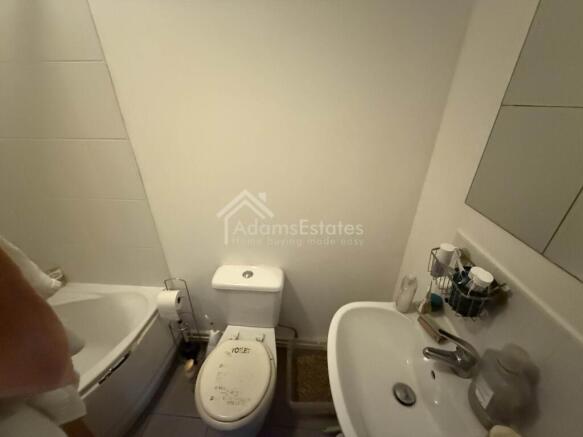 2 bed Flat for sale Image 6
