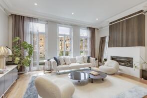 44, Primrose Gardens, London NW3 4TP