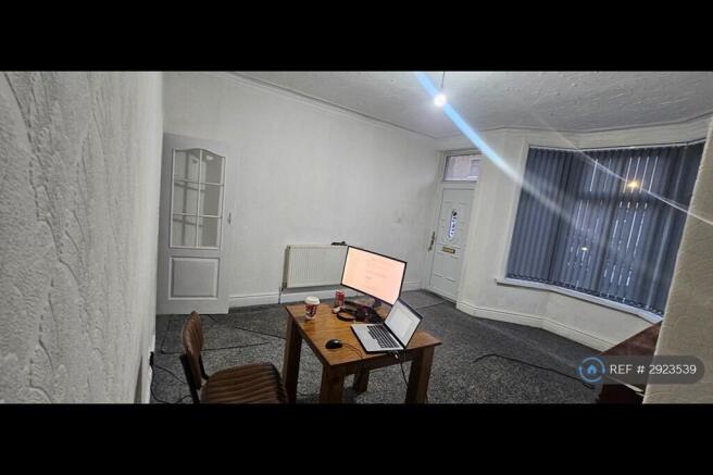 3 bed Terraced to rent Image 6