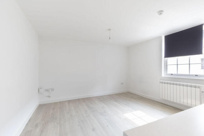 Flat 3, 10E-05
