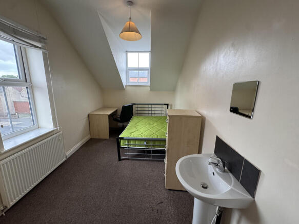 1 bed House Share to rent Image 12
