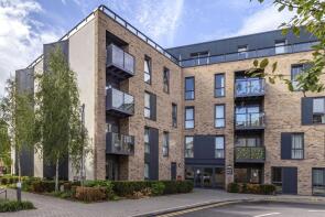 Flat 1, Newchapel House, Market Street, Addlestone KT15 2FZ