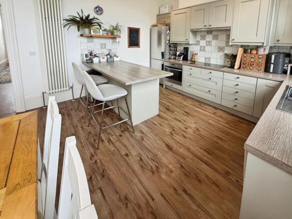 4 bed Terraced for sale Image 7