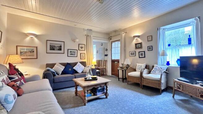 Living Room 4.jpg