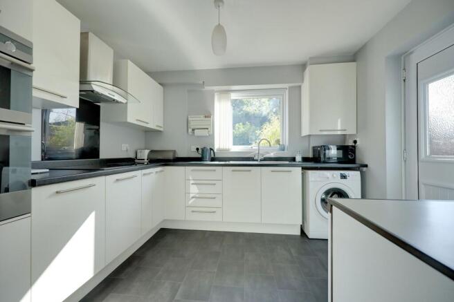 Brookway, Burgess Hill, RH15 photo 4