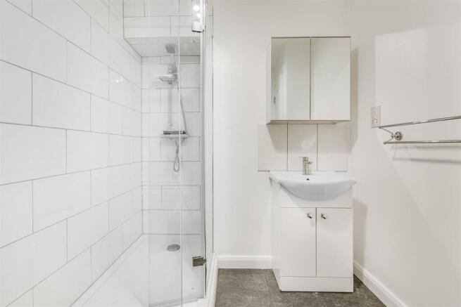 GFF 137 Kingston Road SW19 bathroom 1b.jpg