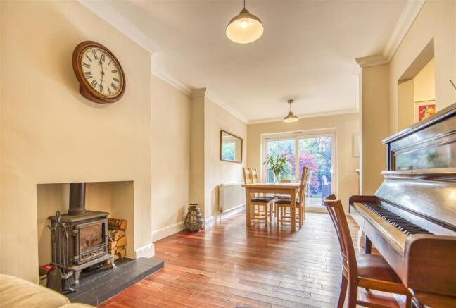 4 Dining Room.jpg