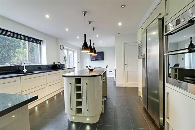 FITTED KITCHEN / DINER measuring