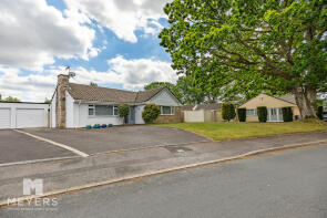 5, Fairways, Ferndown BH22 8BA