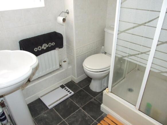 En-suite to Master