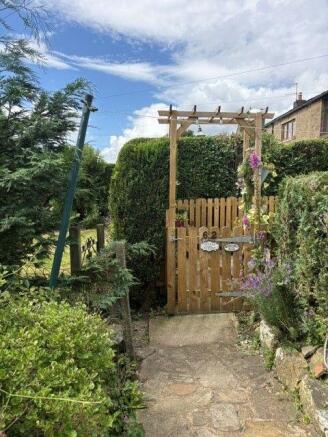 2 bed Cottage for sale Image 11