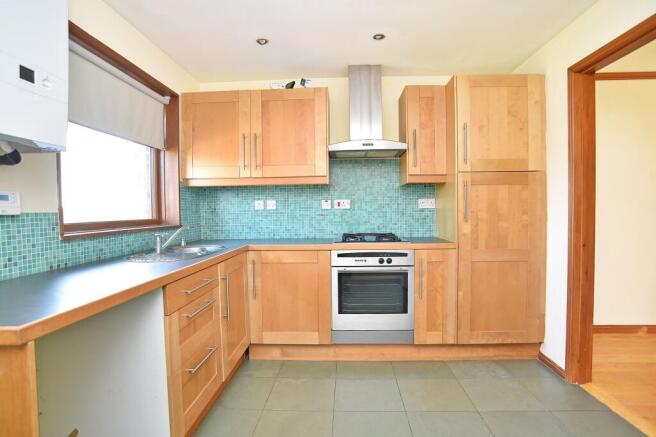 2 bed Semi-Detached to rent Image 3