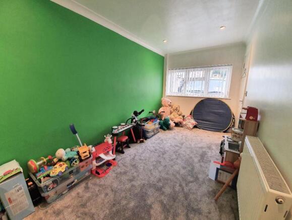 36 Lanercost Way - 2nd reception.jpg