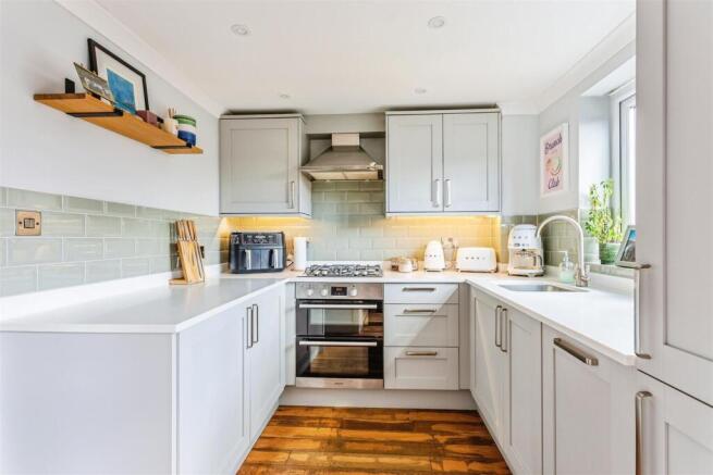 Kitchen (1).jpg