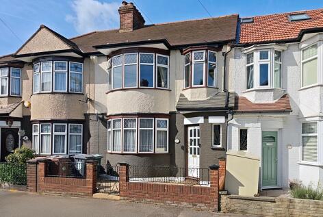 Alma Avenue, Highams Park