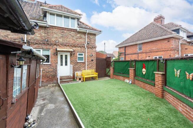 3 bed Semi-Detached for sale Image 10