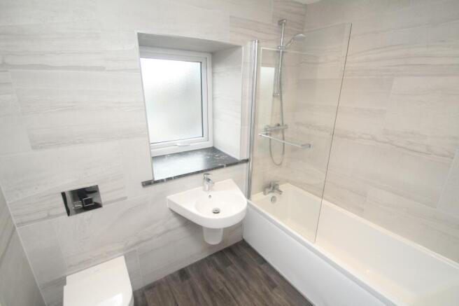 2 bed Flat to rent Image 10