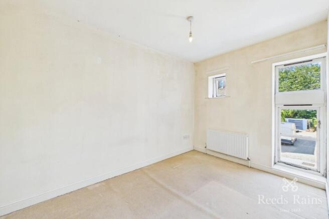 2 bed Apartment for sale Image 4