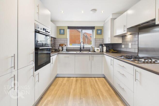 Aspen Drive, Wymondham photo 3