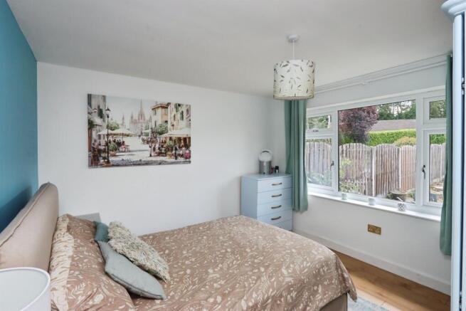 2 bed Semi-Detached Bungalow for sale Image 8